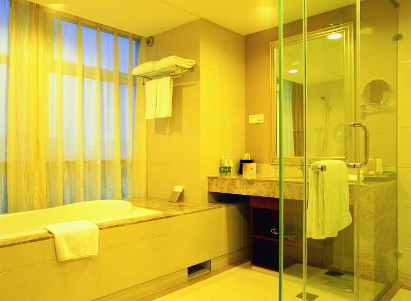 Howard Johnson Regal Court Hotel Beijing Exterior photo